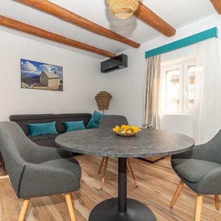 Ivka Makarska - Modern And Luxurious Oldtown Apartament Kültér fotó